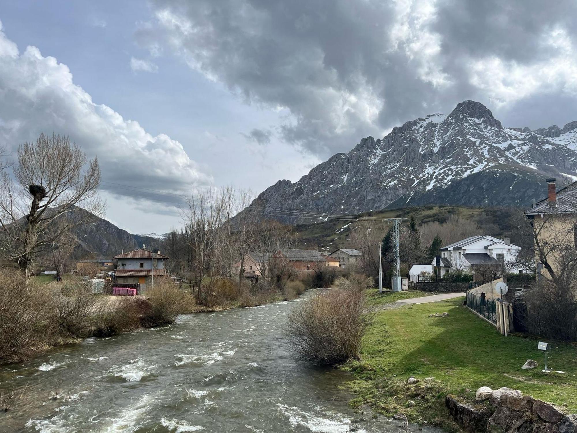 Casas Rurales Cuatro Valles Naredo de Fenar ภายนอก รูปภาพ