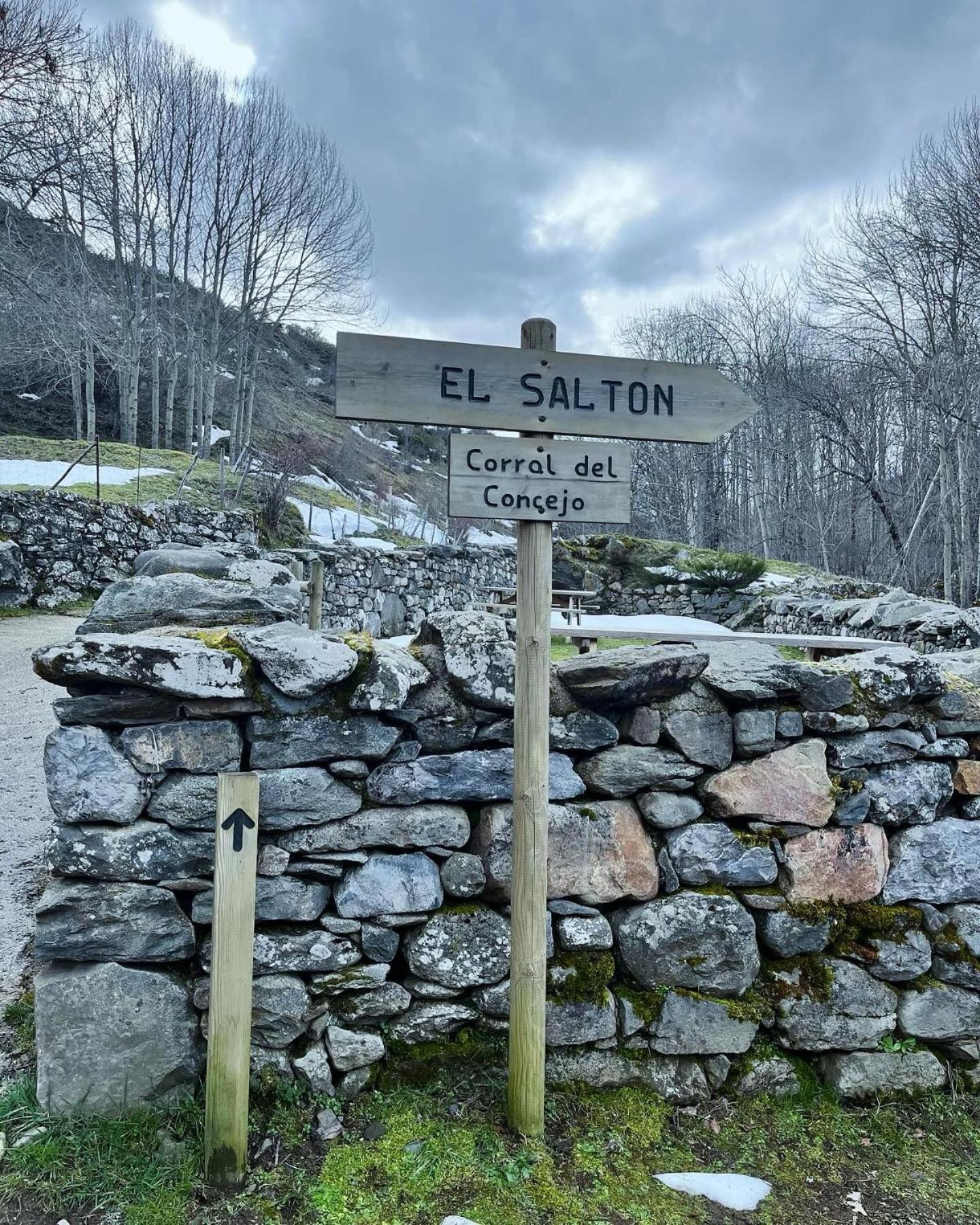 Casas Rurales Cuatro Valles Naredo de Fenar ภายนอก รูปภาพ
