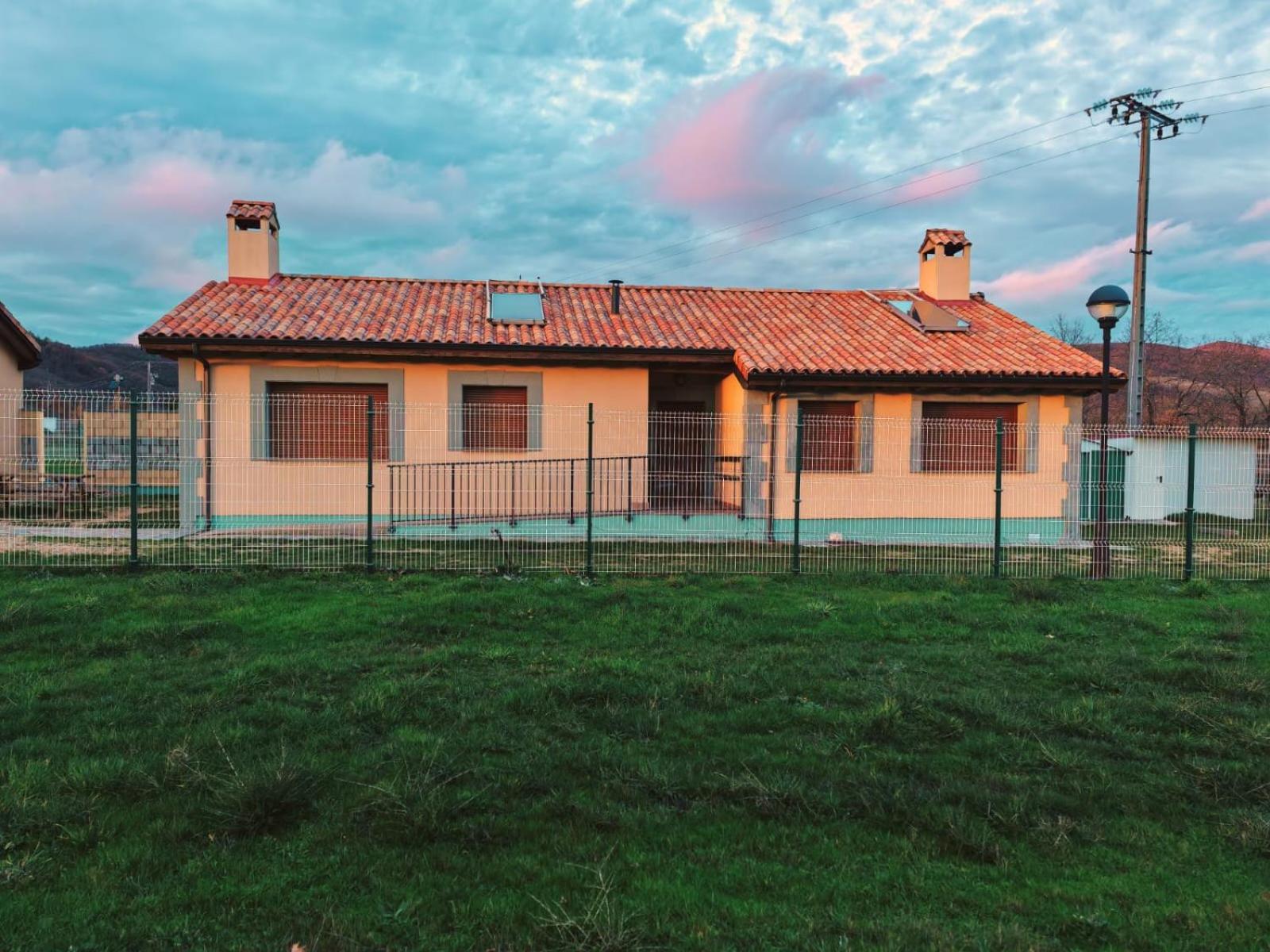 Casas Rurales Cuatro Valles Naredo de Fenar ภายนอก รูปภาพ